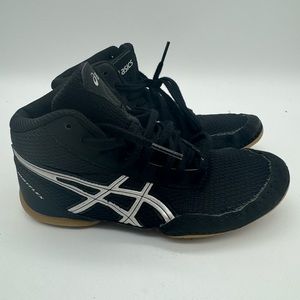 Kids wrestling shoes ASICS Matflex 5 size 2 New!